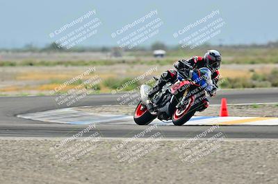 media/Apr-18-2025-TrackDaz (Fri) [[45f5874c44]]/B Group/Session 2 (Turn 7)/